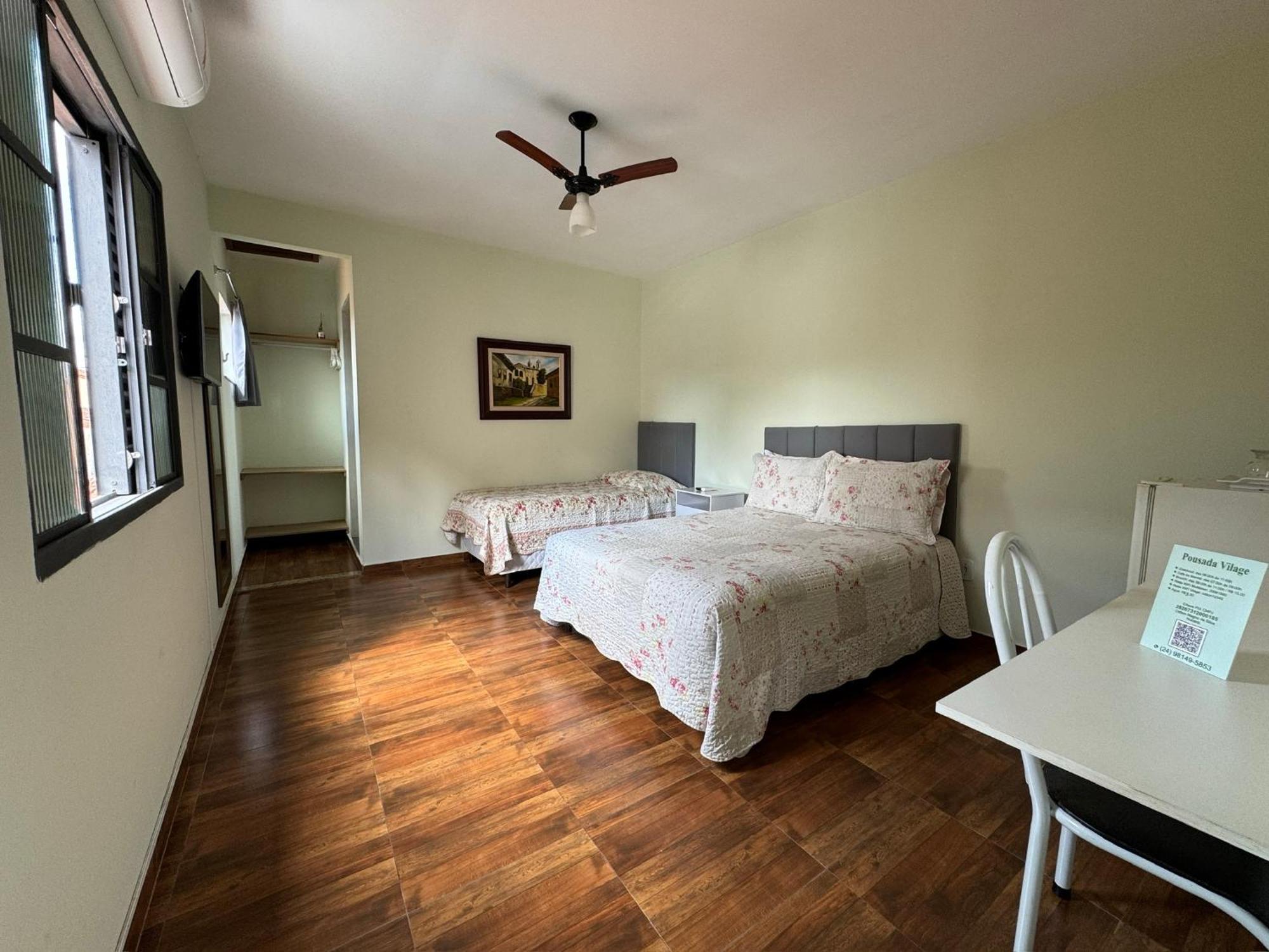 Pousada Familiar Vilage Bed & Breakfast Homestay Volta Redonda Exterior foto