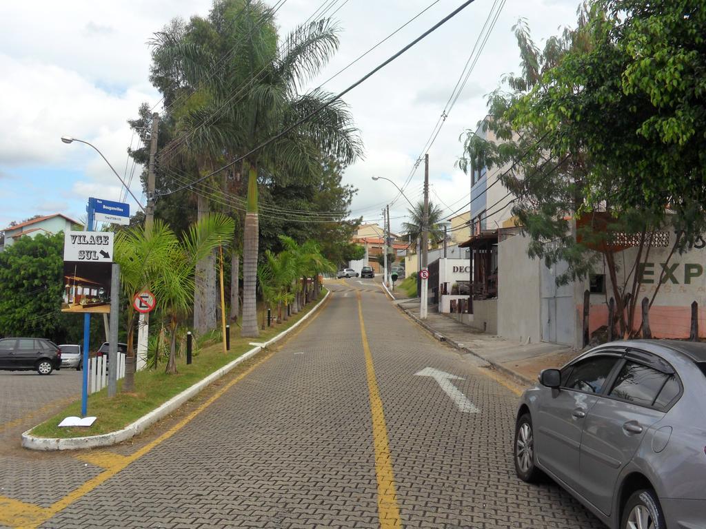 Pousada Familiar Vilage Bed & Breakfast Homestay Volta Redonda Exterior foto