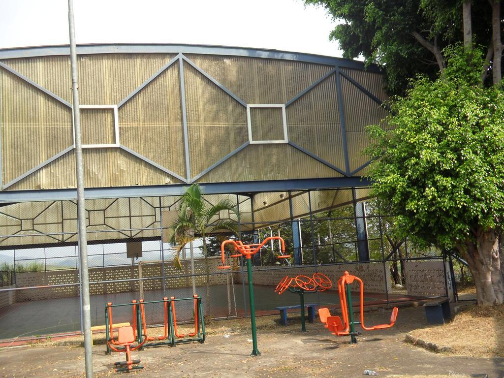 Pousada Familiar Vilage Bed & Breakfast Homestay Volta Redonda Exterior foto